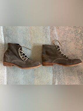 Lace up Italian bootie